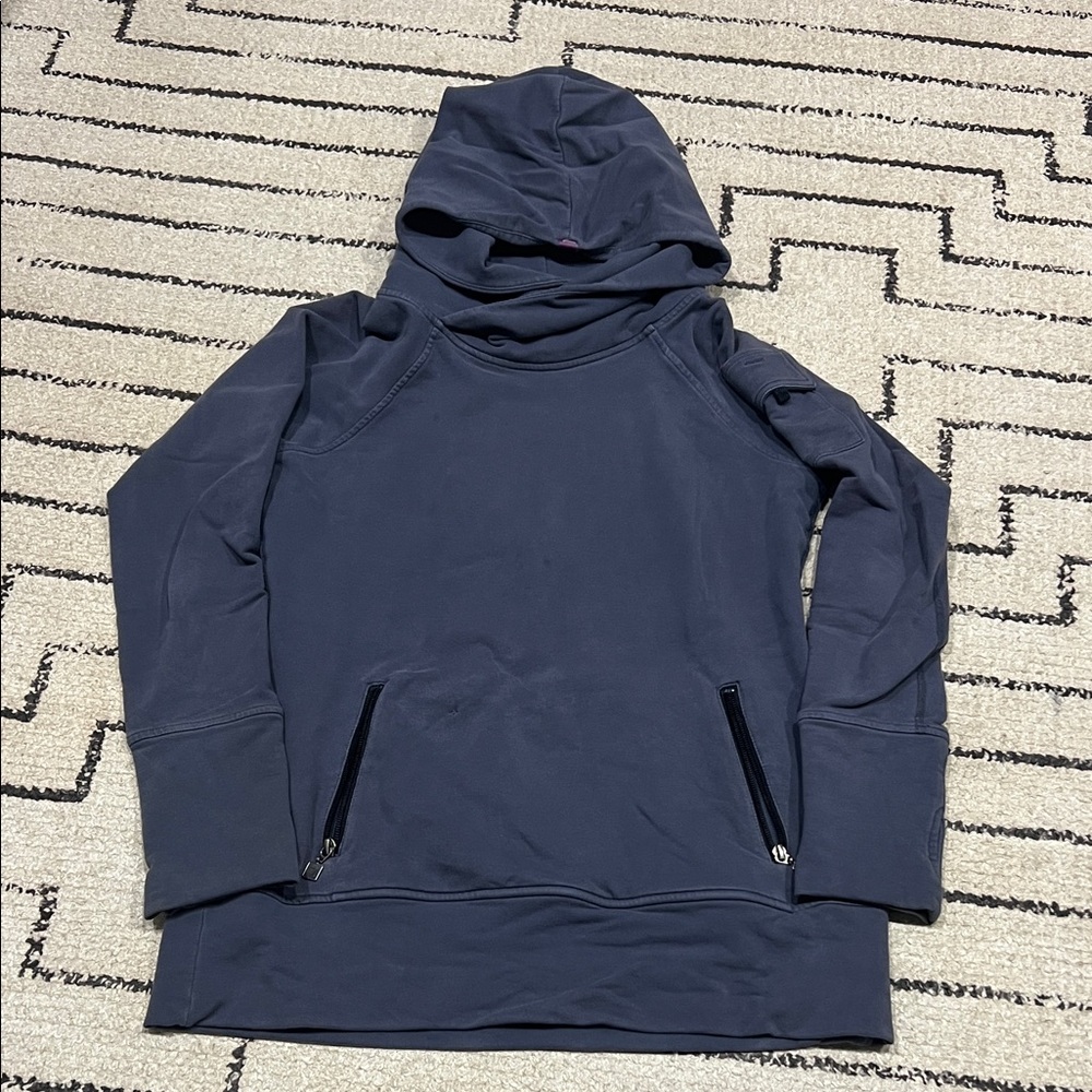 Zobha Navy Blue Hoodie with Zipper Pockets